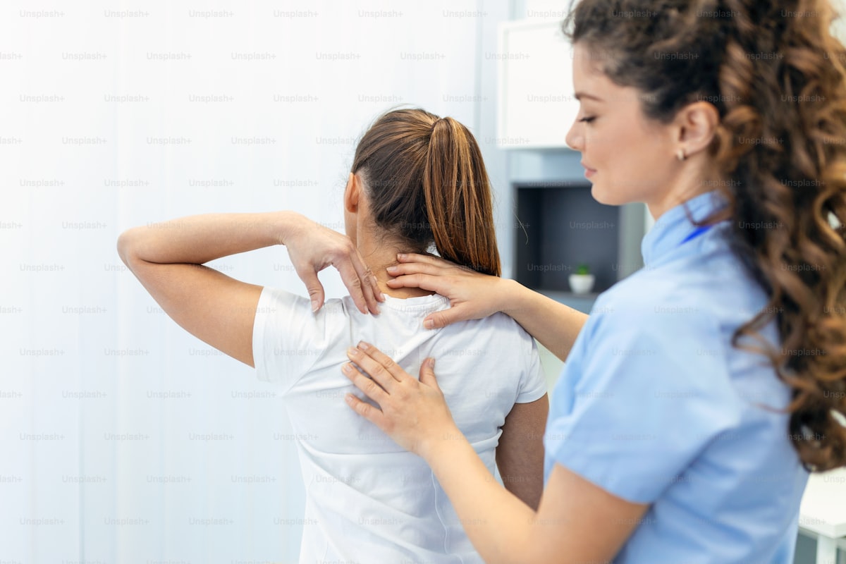 Frozen Shoulder: The Three Stages and What Helps Each